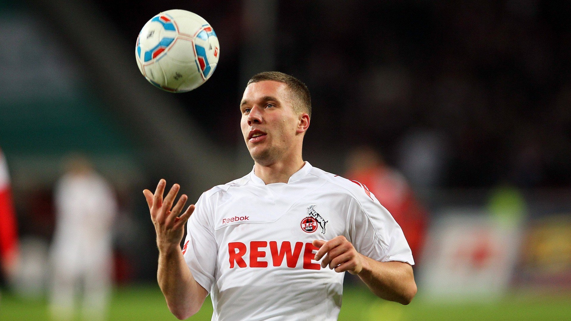 开云体育直播-孤岛与灯塔，安赛龙如何成为丹麦队在鏖战法国中的绝对支点